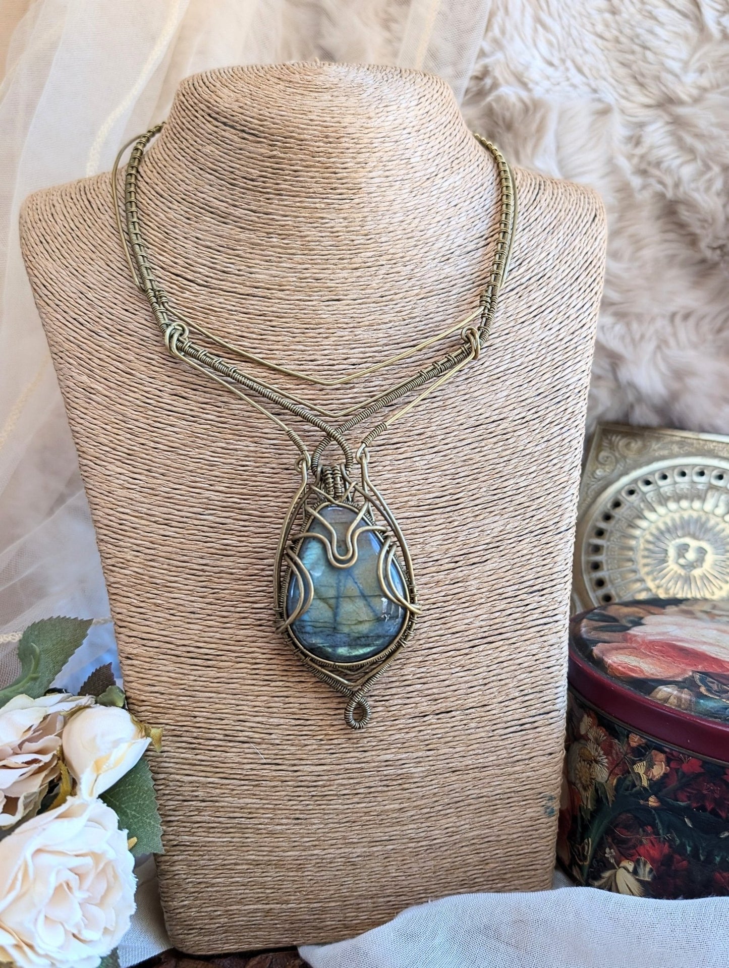 Labradorite VÏ Necklace · Wirewrap Jewelry - RÏKST JEWELRY