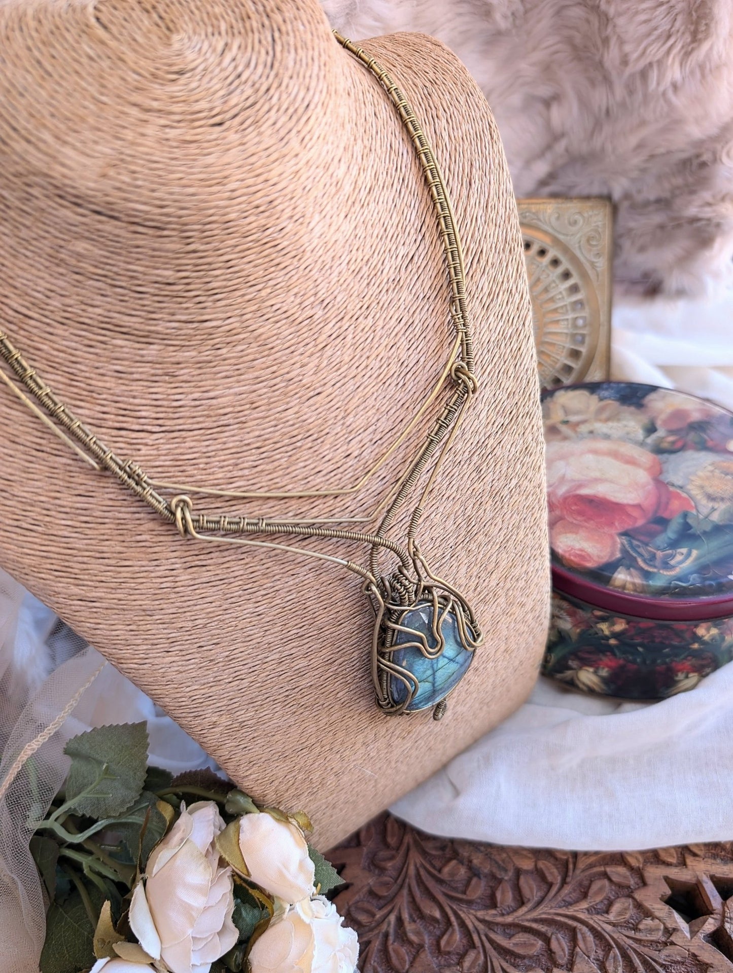 Labradorite VÏ Necklace · Wirewrap Jewelry - RÏKST JEWELRY