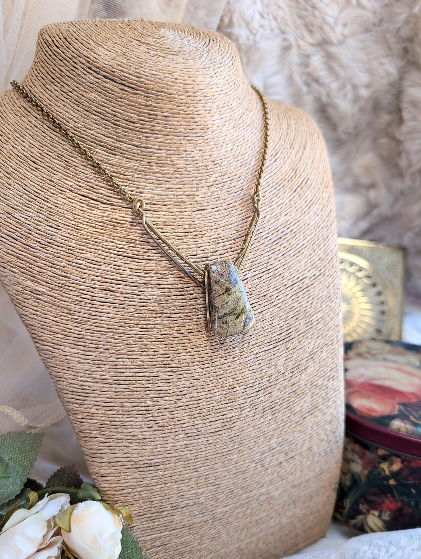 LÏN · Light Jade Necklace • Minimalist Pendant - RÏKST JEWELRY