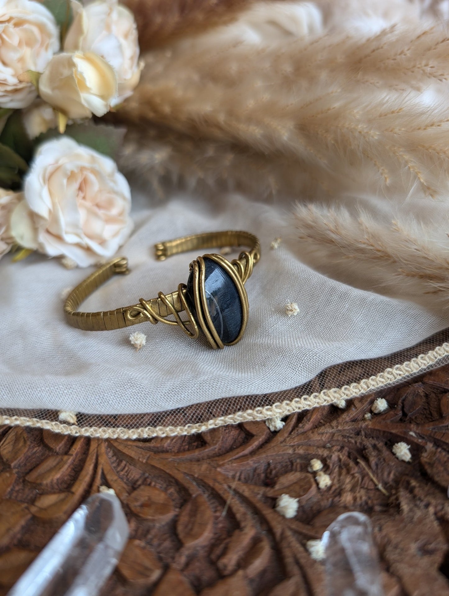 ZÏ blue tiger eye bracelet from above, showing stone pattern