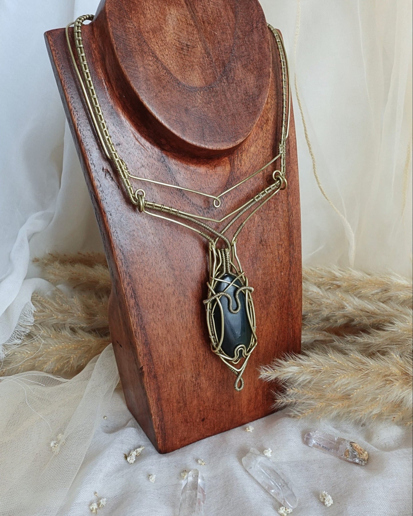 Detail of intricate brass wirework on Black Onyx VÏ pendant