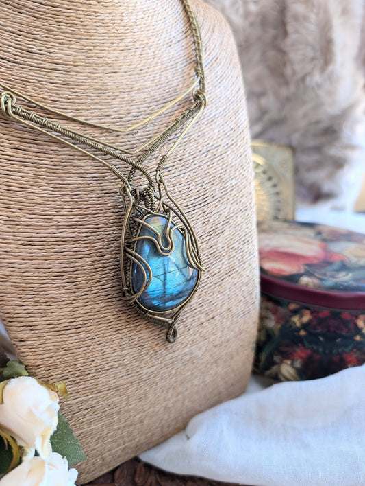 Labradorite VÏ Necklace · Wirewrap Jewelry - RÏKST JEWELRY