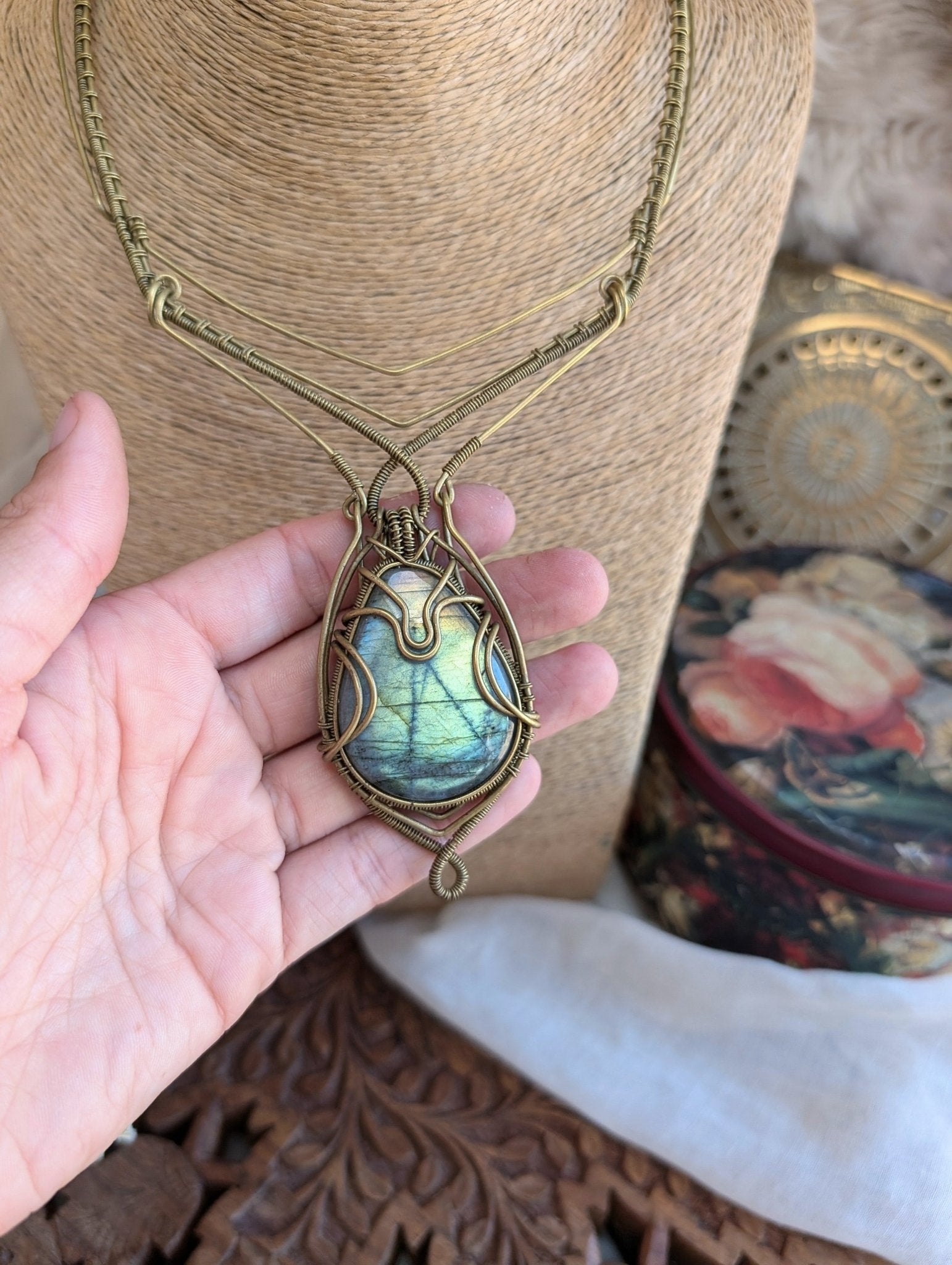 Labradorite VÏ Necklace · Wirewrap Jewelry - RÏKST JEWELRY