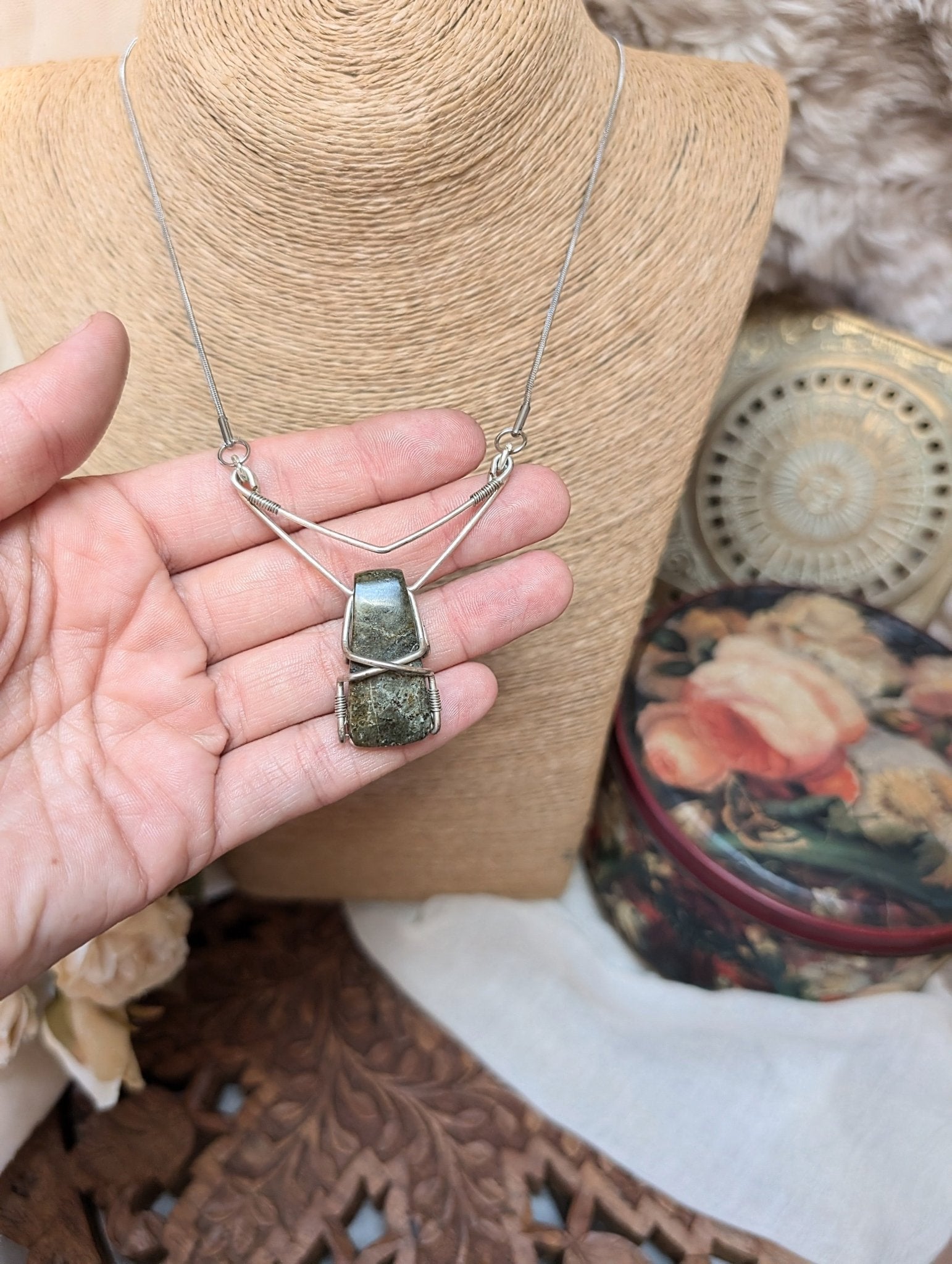 LÏN · Jade Necklace · Minimalist Pendant - RÏKST JEWELRY