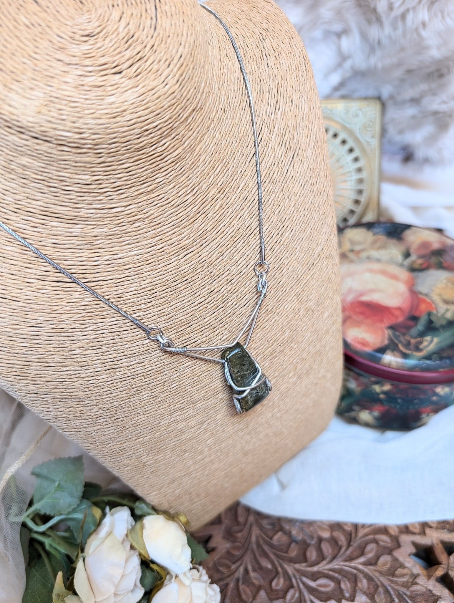 LÏN · Jade Necklace · Minimalist Pendant - RÏKST JEWELRY