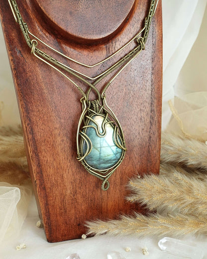 Handmade Labradorite VÏ necklace with intricate brass wirewrap pendant — front view