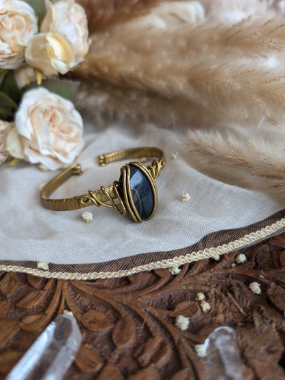 ZÏ blue tiger eye bracelet from above, showing stone pattern